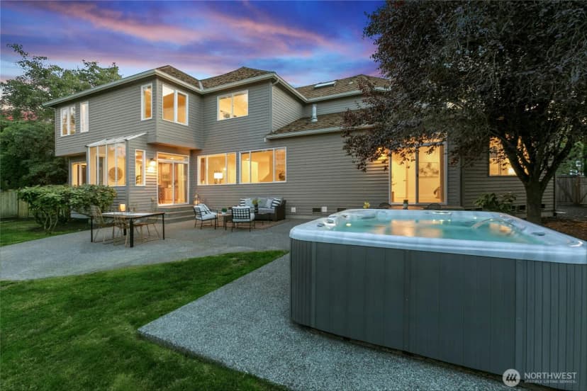Property photo for 2070 277th Avenue Se, Sammamish photo 3