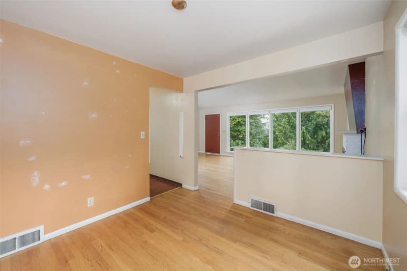 Property photo for 9119 17th Avenue Ne, Seattle photo 8