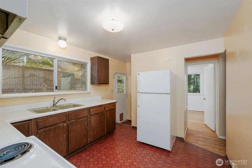 Property photo for 9119 17th Avenue Ne, Seattle photo 9