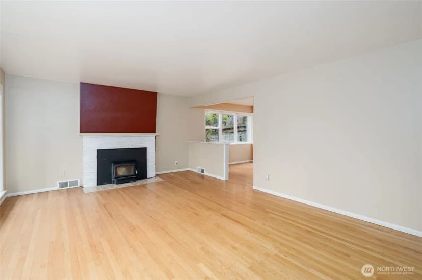 Property photo for 9119 17th Avenue Ne, Seattle photo 5