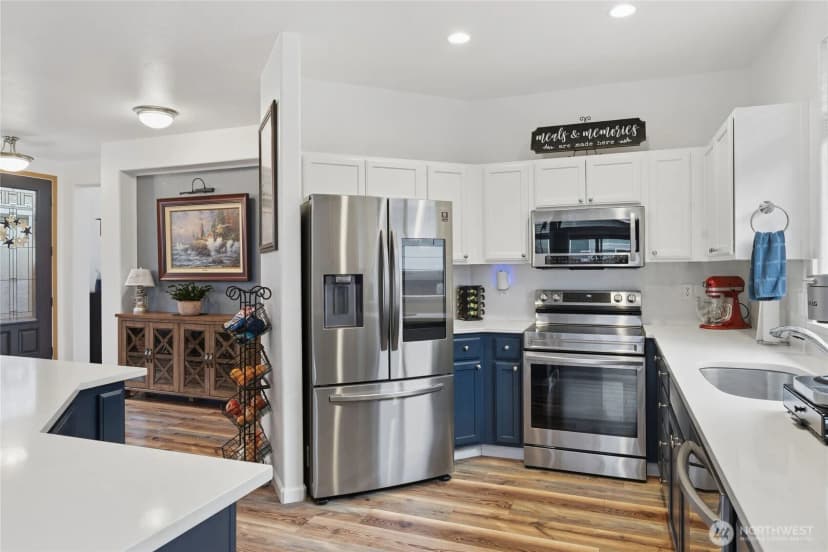 Property photo for 8218 Bainbridge Loop Ne, Lacey photo 12