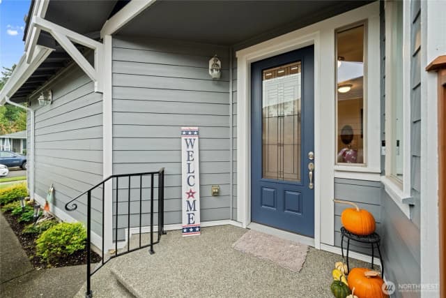 Property photo for 8218 Bainbridge Loop Ne, Lacey photo 3
