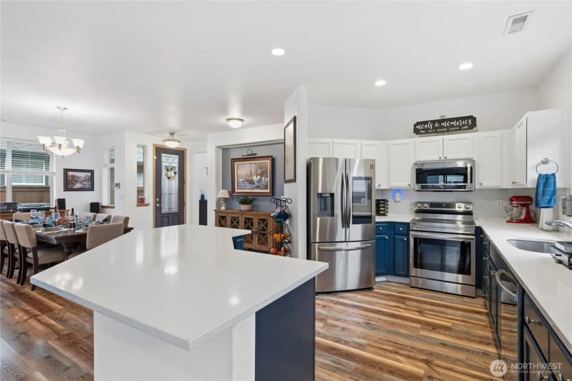 Property photo for 8218 Bainbridge Loop Ne, Lacey photo 10