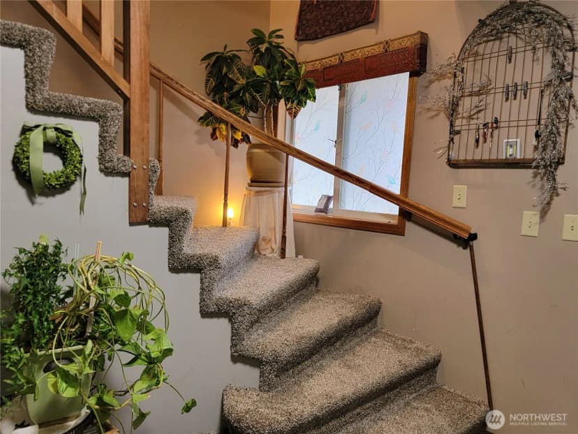 Property photo for 55 Gold Mountain Road, Republic photo 2