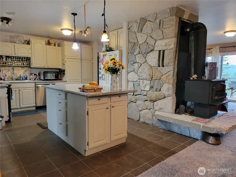 Property photo for 55 Gold Mountain Road, Republic photo 5