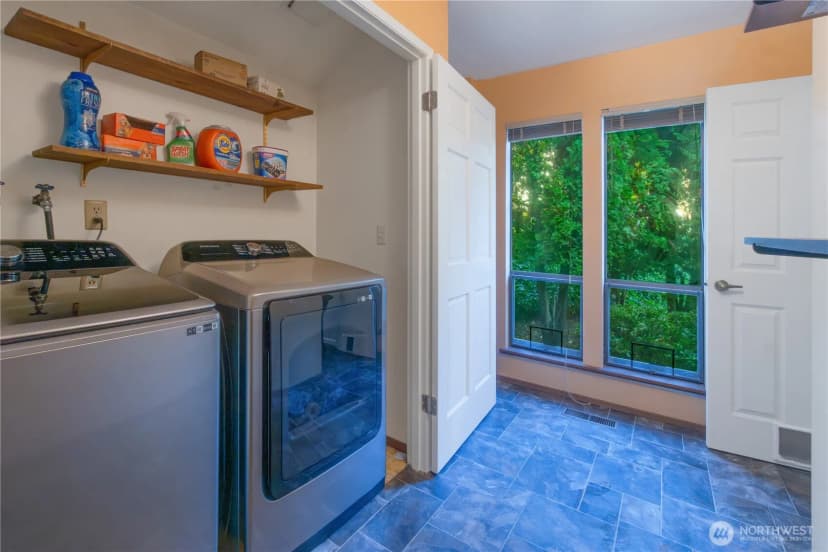 Property photo for 4005 Ne Derek Drive, Bremerton photo 19