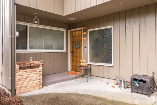 Property photo for 8 Tree Top Road, Longview photo 2