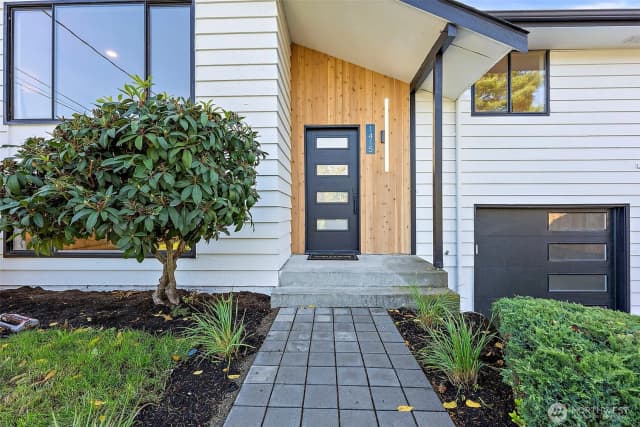 Property photo for 1415 Se 116th Street, Burien photo 2