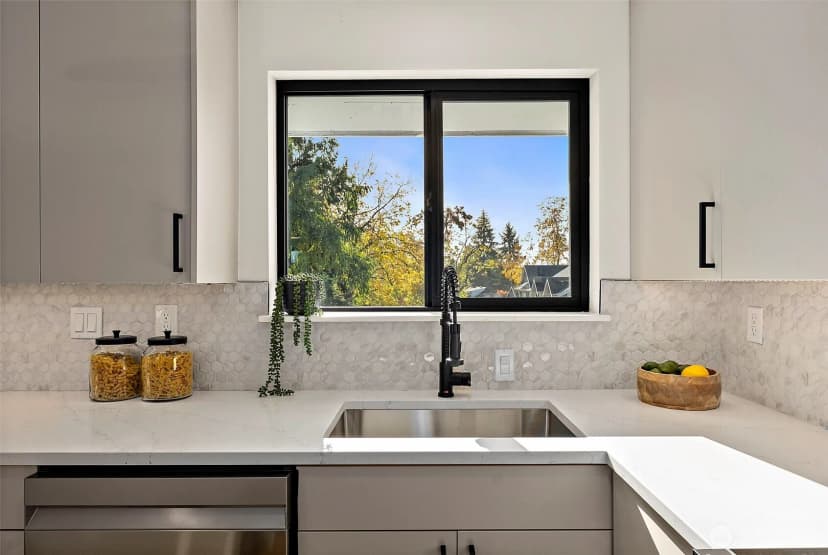 Property photo for 1415 Se 116th Street, Burien photo 17