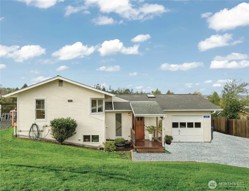 Property photo for 650 Ne Otis Street, Coupeville