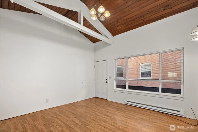 Property photo for 1718 Summit Avenue, Seattle photo 4