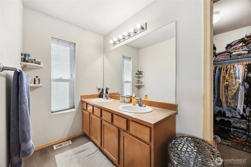 Property photo for 310 Index Place Se, Renton photo 24