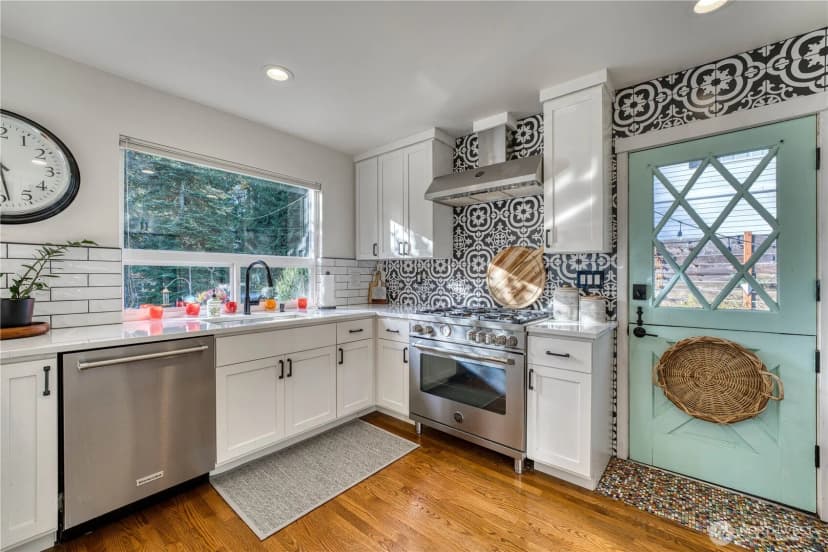 Property photo for 10536 Ne 189th Street, Bothell photo 9