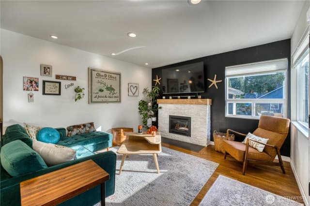 Property photo for 10536 Ne 189th Street, Bothell photo 4