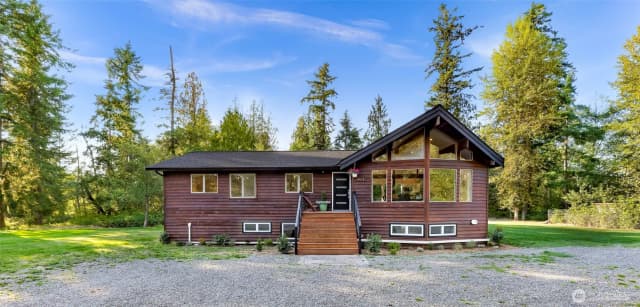 Property photo for 4104 Loomis Trail Road, Blaine photo 3