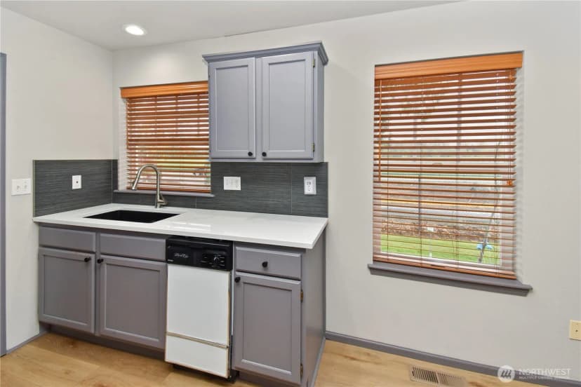 Property photo for 1162 Sinclair Way #55, Burlington photo 23