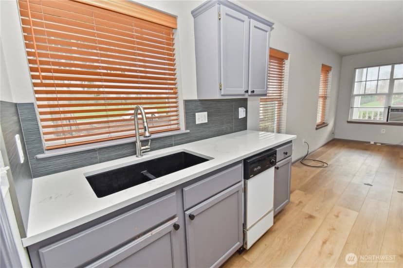 Property photo for 1162 Sinclair Way #55, Burlington photo 25