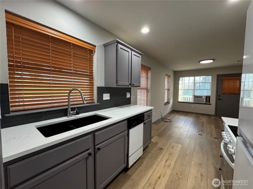 Property photo for 1162 Sinclair Way #55, Burlington photo 17