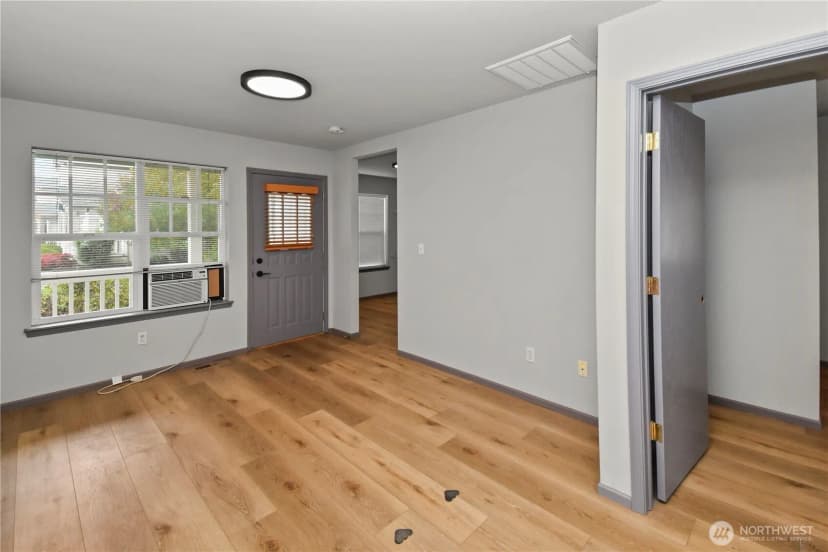 Property photo for 1162 Sinclair Way #55, Burlington photo 11