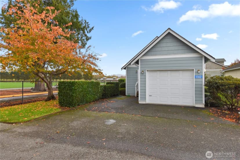 Property photo for 1162 Sinclair Way #55, Burlington photo 39