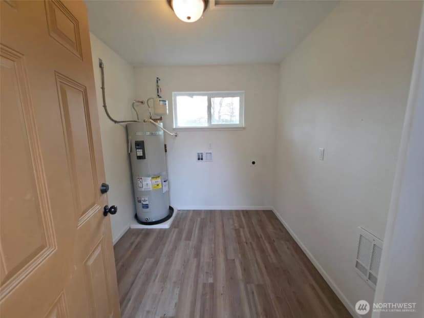 Property photo for 211 S Market Street, Bucoda photo 16