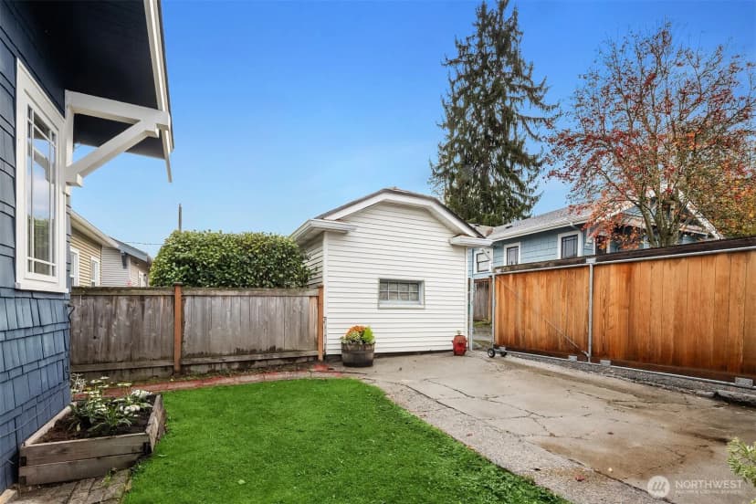 Property photo for 5711 Latona Avenue Ne, Seattle photo 38