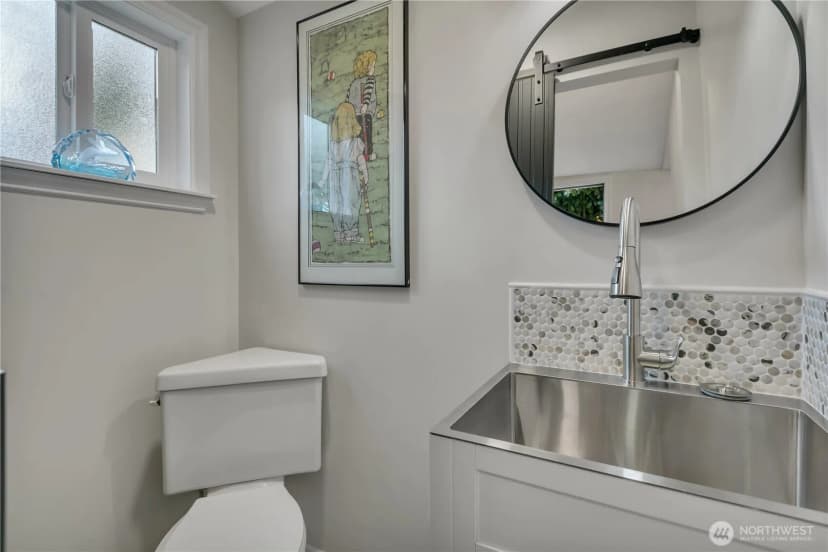 Property photo for 15543 11th Avenue Ne, Shoreline photo 22