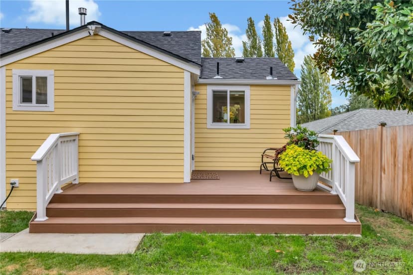 Property photo for 15543 11th Avenue Ne, Shoreline photo 23