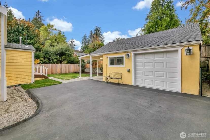 Property photo for 15543 11th Avenue Ne, Shoreline photo 26