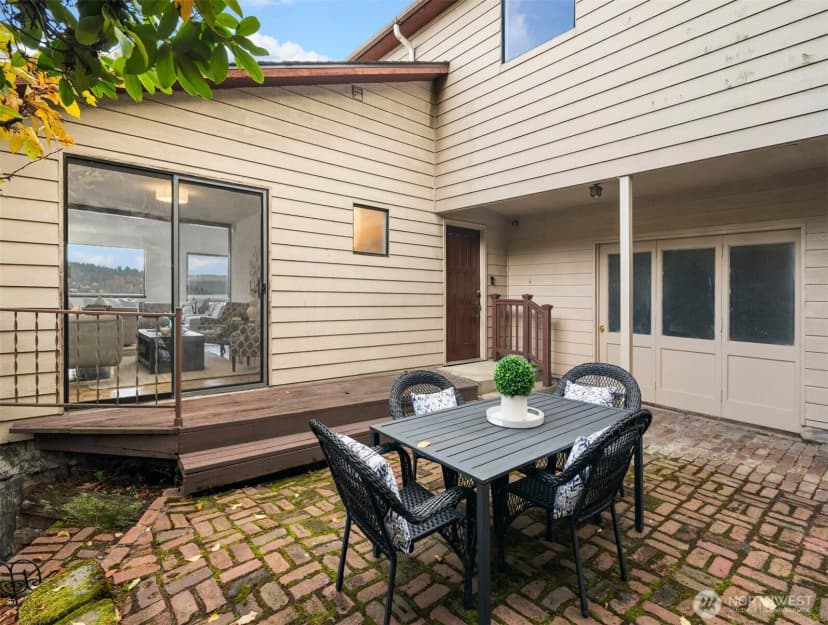 Property photo for 9764 Rainier Avenue S, Seattle photo 16