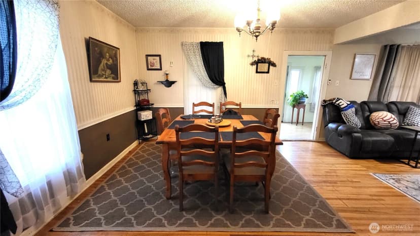 Property photo for 1113 S County Road, Warden photo 14