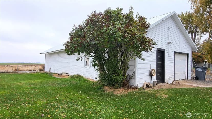 Property photo for 1113 S County Road, Warden photo 10