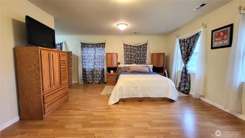 Property photo for 1113 S County Road, Warden photo 31
