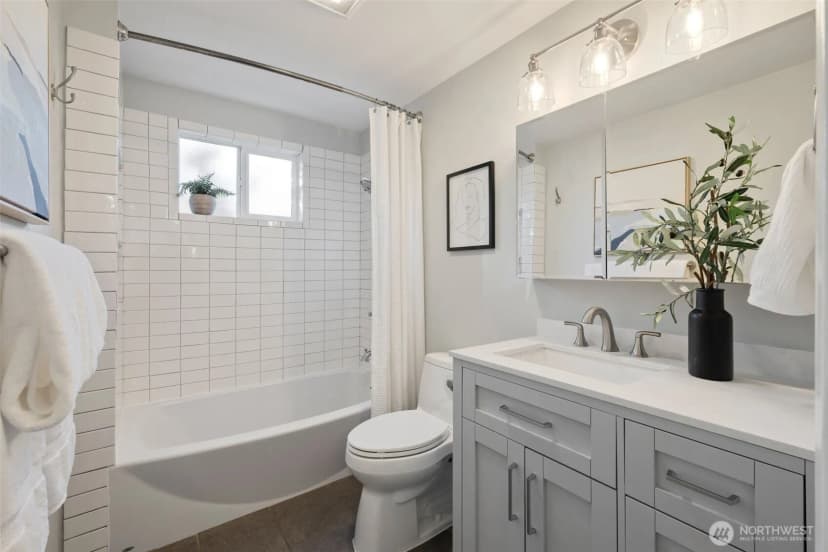 Property photo for 15511 10th Avenue Ne, Shoreline photo 26