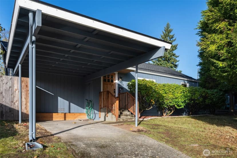 Property photo for 15511 10th Avenue Ne, Shoreline photo 3