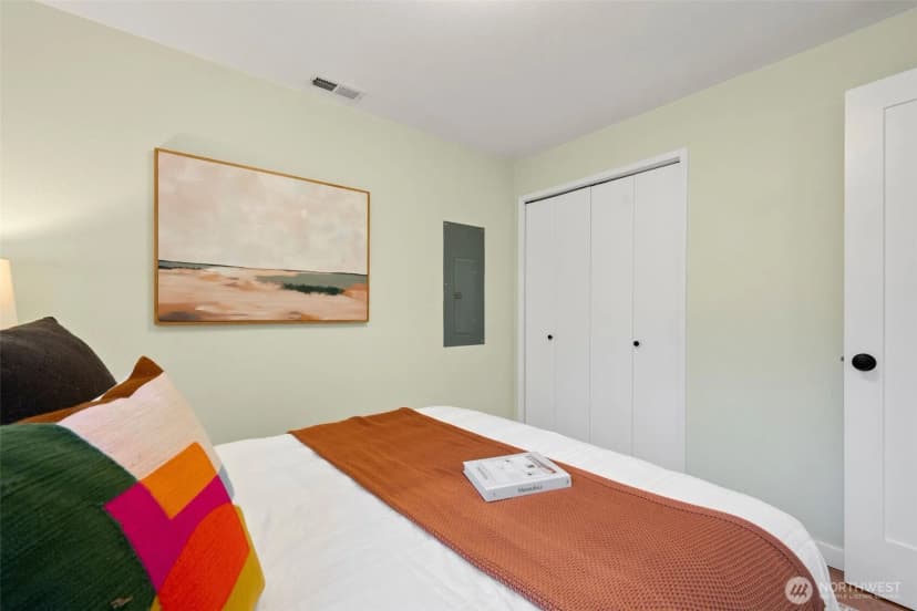 Property photo for 15511 10th Avenue Ne, Shoreline photo 17