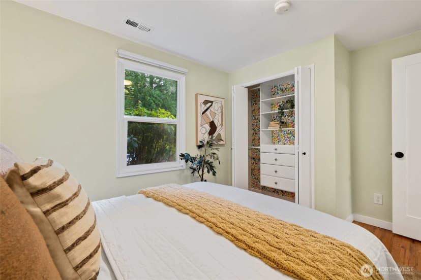 Property photo for 15511 10th Avenue Ne, Shoreline photo 21
