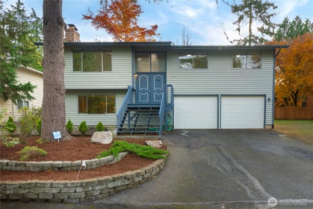 Property photo for 10316 Ne 202nd Street, Bothell photo 3