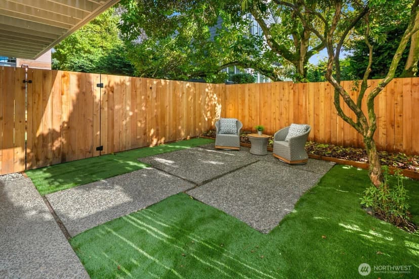 Property photo for 1514 Nob Hill Avenue N, Seattle photo 23