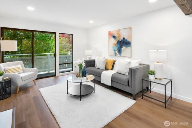 Property photo for 1514 Nob Hill Avenue N, Seattle photo 4