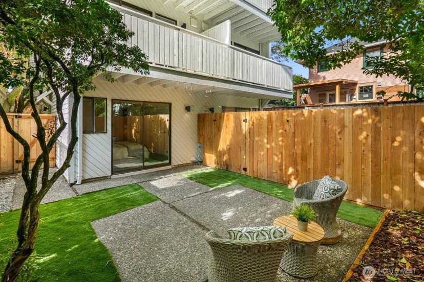 Property photo for 1514 Nob Hill Avenue N, Seattle photo 22