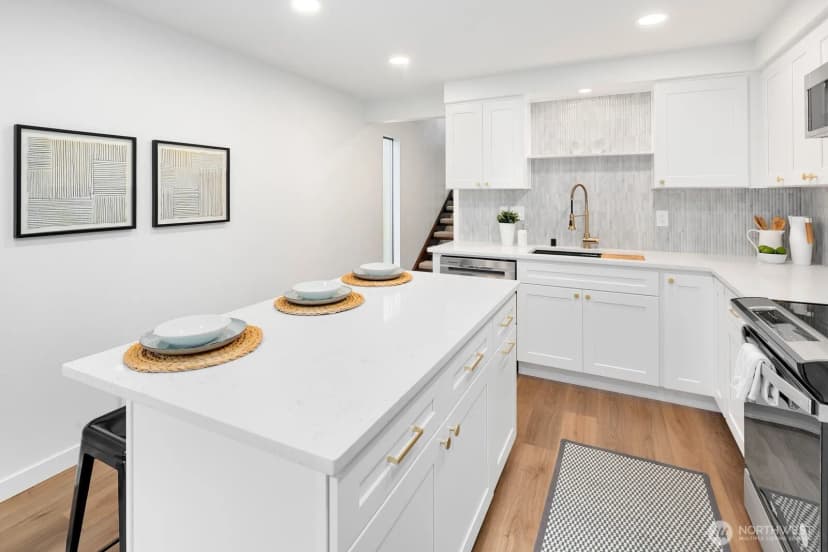 Property photo for 1514 Nob Hill Avenue N, Seattle photo 9