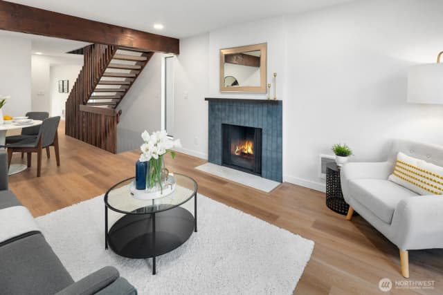 Property photo for 1514 Nob Hill Avenue N, Seattle photo 5