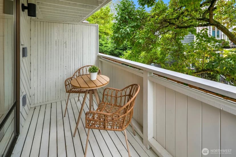 Property photo for 1514 Nob Hill Avenue N, Seattle photo 10