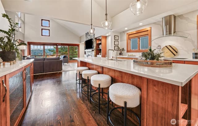 Property photo for 4222 Shoreclub Drive, Mercer Island photo 5