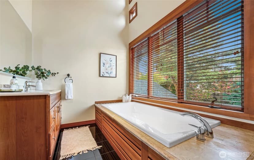 Property photo for 4222 Shoreclub Drive, Mercer Island photo 24