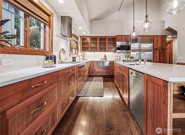 Property photo for 4222 Shoreclub Drive, Mercer Island photo 4
