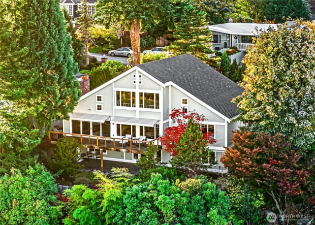 Property photo for 4222 Shoreclub Drive, Mercer Island photo 3