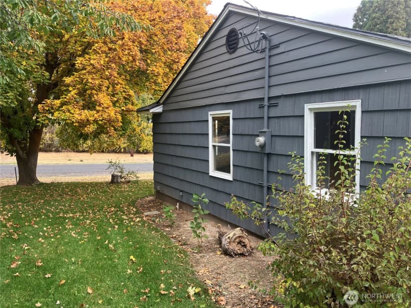 Property photo for 403 W Chestnut Street, Almira photo 36