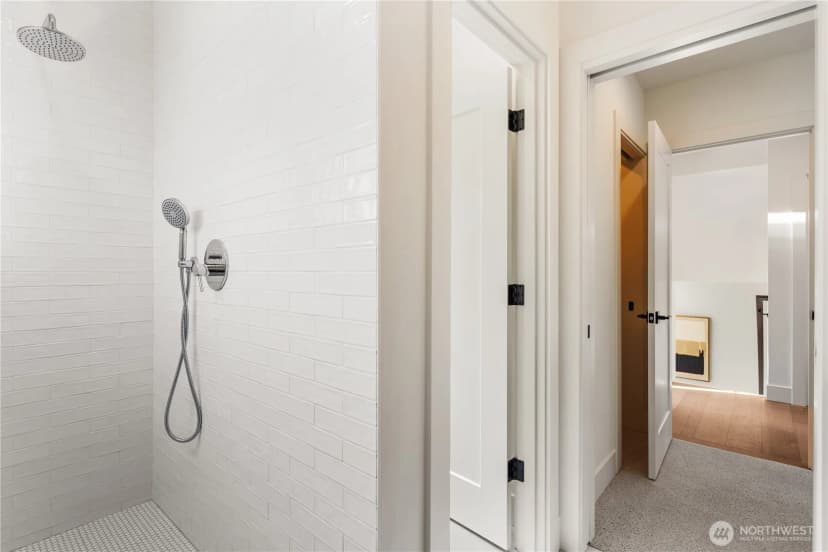 Property photo for 2618 E Roy Street, Seattle photo 17